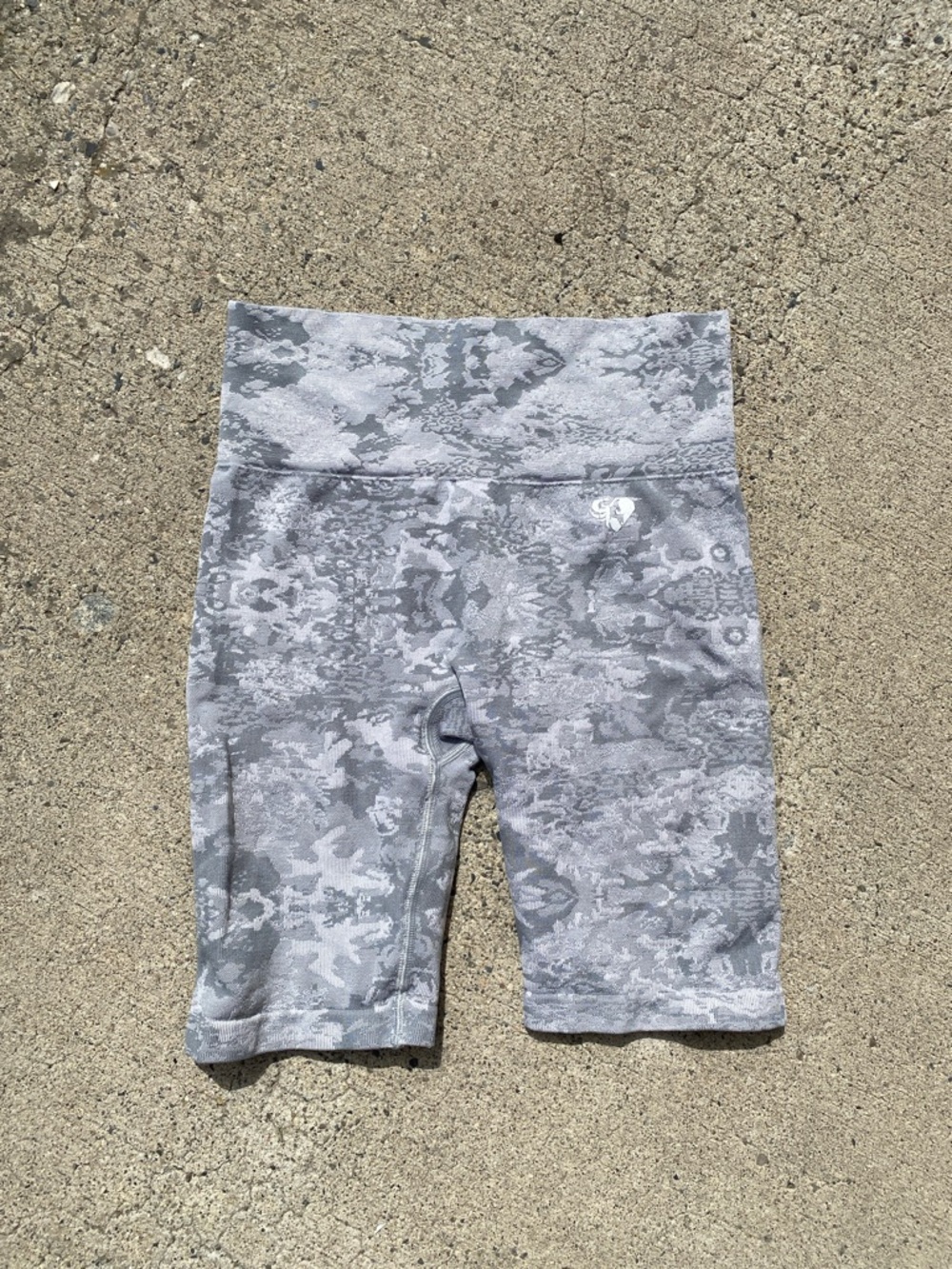 Gray Patterned High-Waist Bike Shorts